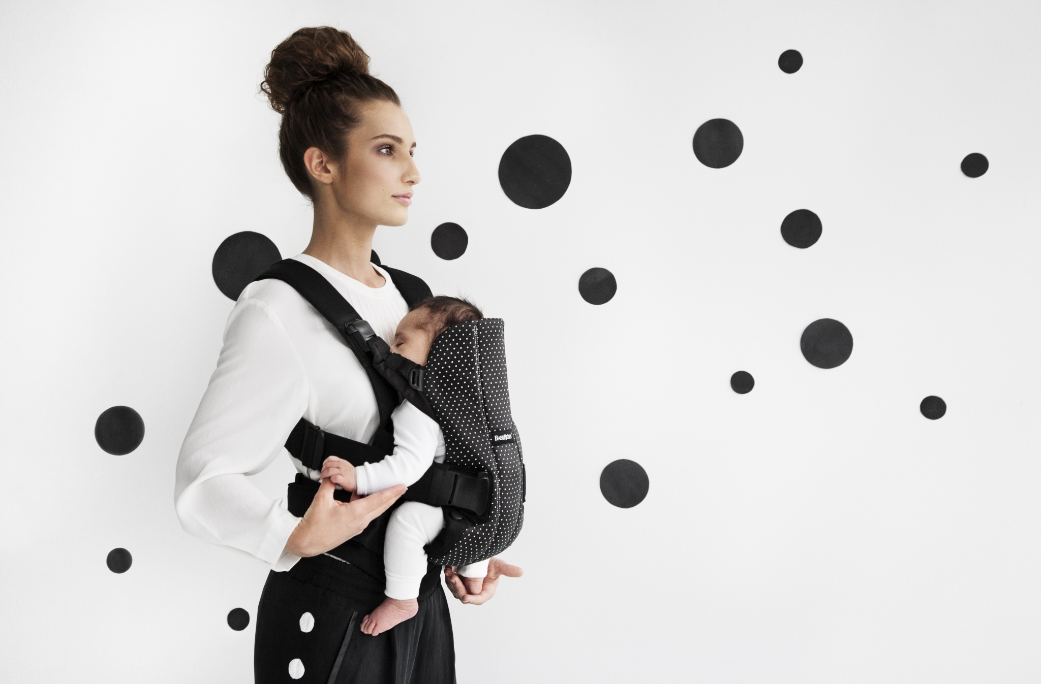 Новая ограниченная дизайнерская серия в горошек Babybjorn!